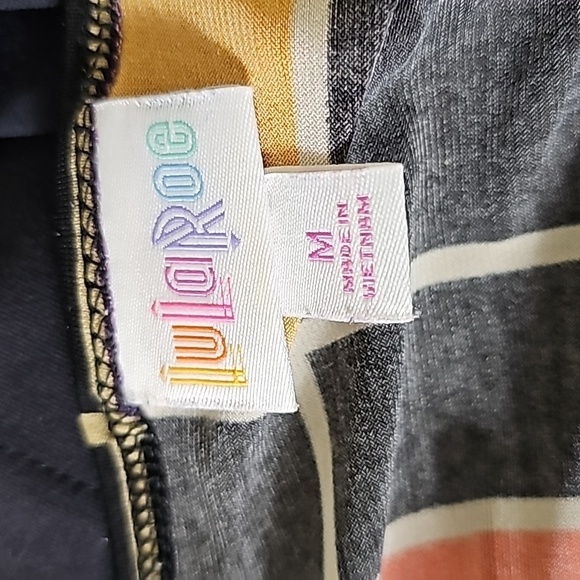 LuLaRoe Irma Shirt/dress multicolored Geometric print Size M - Picture 5 of 6